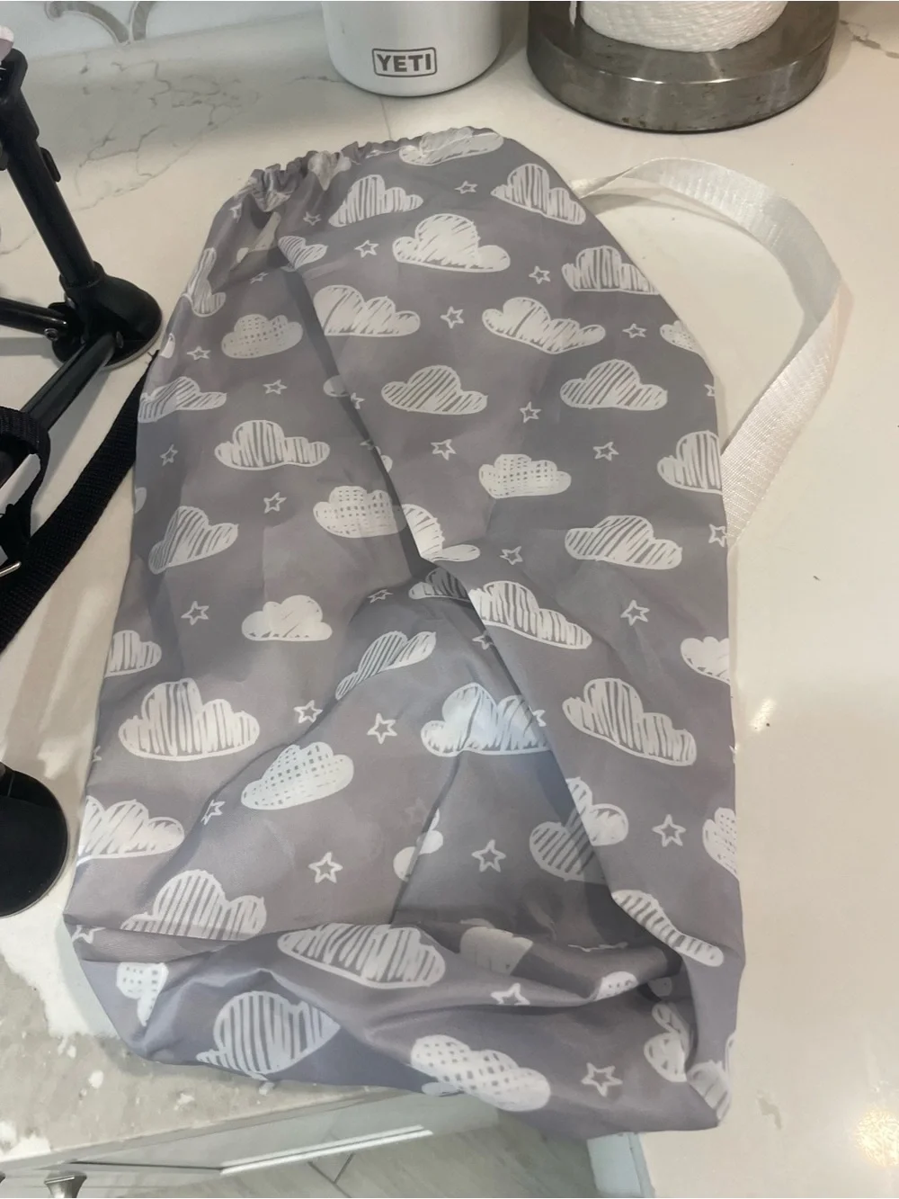 Kids Gray Cloud Print Portable Booster Seat with Tray